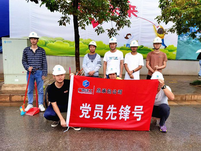 志愿服務(wù)隊(duì)合影。賴柳汀.jpg