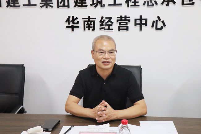 鄧少新在會上發(fā)言。周煜川 攝（修圖）.jpg